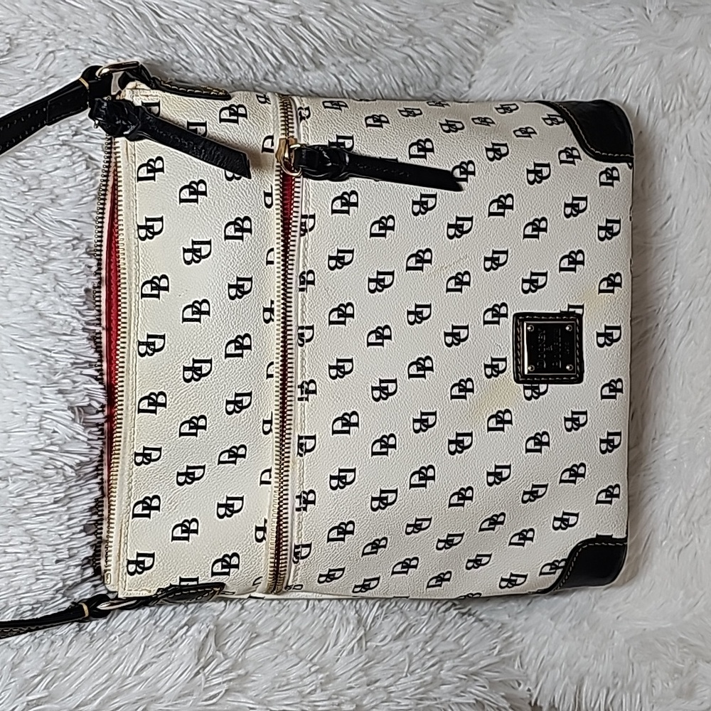 Dooney & Bourke Bag